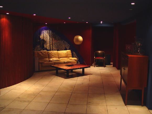 Unique location house with a variety of different backdrops to suit any kind of shoot. NB- props and decor can change in here so check in with us.