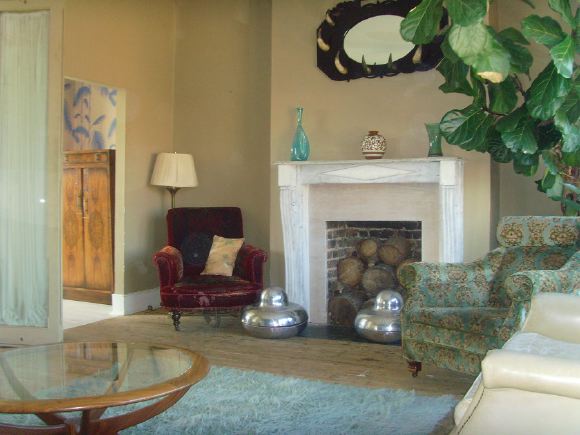 Unique location house with a variety of different backdrops to suit any kind of shoot. NB- props and decor can change in here so check in with us.
