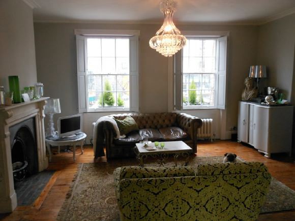 3,500 sq ft of space including a warehouse studio and darkroom behind spread over 4 floors of a townhouse with an eclectic mix of Georgian and Edwardian styles retaining original features.