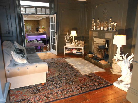 3,500 sq ft of space including a warehouse studio and darkroom behind spread over 4 floors of a townhouse with an eclectic mix of Georgian and Edwardian styles retaining original features.