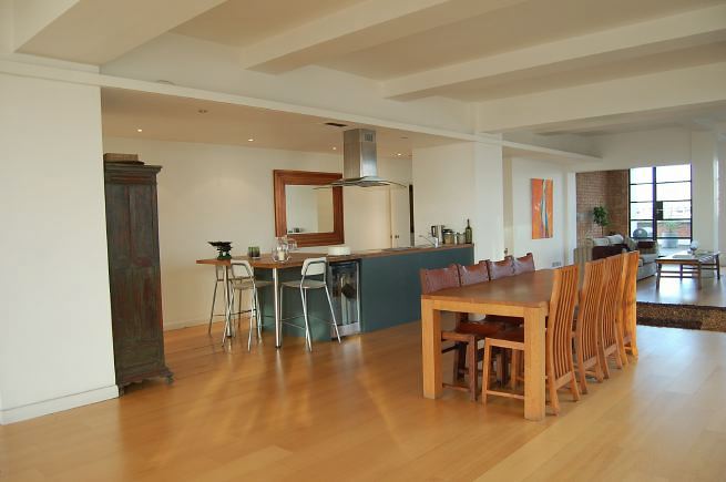 Large central loft apartment with lots of natural light and a roof terrace with views over Kings Cross.