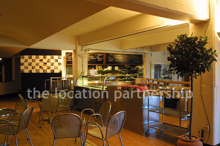 Canteen, restaurant with converted warehouse atmosphere