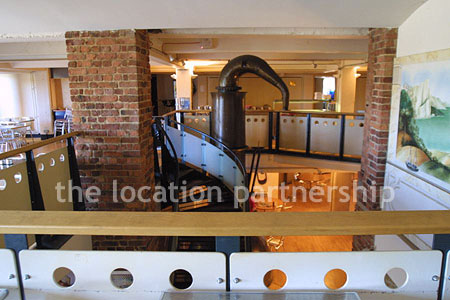 Canteen, restaurant with converted warehouse atmosphere