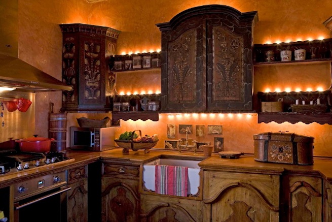 Beautiful apartment with parquet floors, wall and ceiling molds and original fireplaces dating back to 1886. The apartment is filled with antique Swedish Gustavian and handmade bespoke furniture.