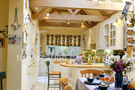 A large five bedroom cottage with a very Mediterranean exterior.