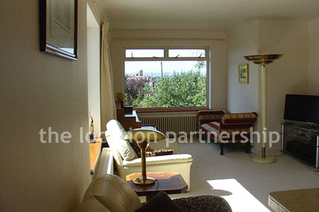 1930s art deco house, built in the style of a boat, in SE London. For more photos do code search on H1352