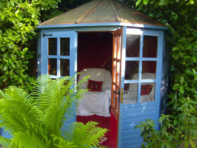 Lovely garden flat in a Victorian red brick house with a conservatory looking into a mature garden