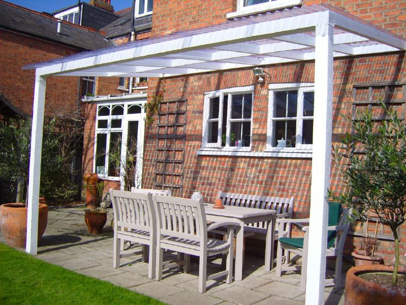 Lovely garden flat in a Victorian red brick house with a conservatory looking into a mature garden