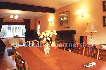 Double length sitting / dining room.