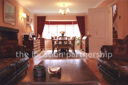 Double length sitting / dining room.