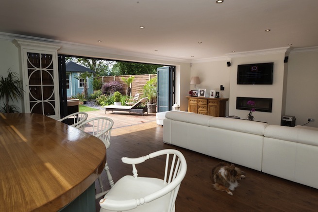 4 bed detached house in quiet location backing onto open fields. Large open kitchen and lounge area.