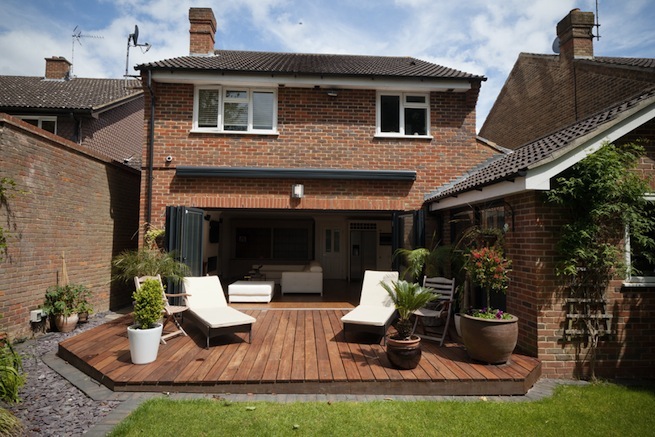 4 bed detached house in quiet location backing onto open fields. Large open kitchen and lounge area.