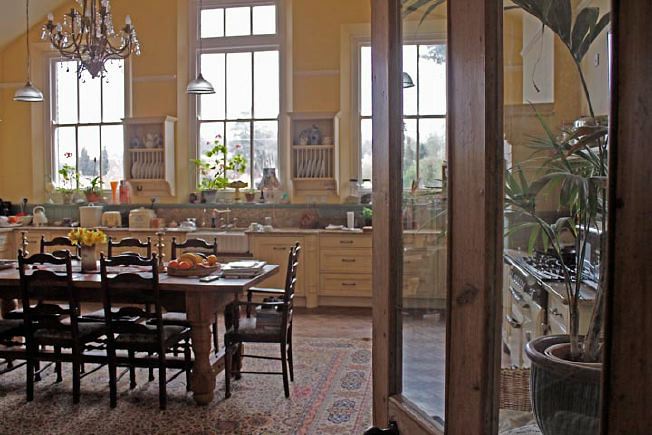 Really characterful conversion with lots of space and great period details.