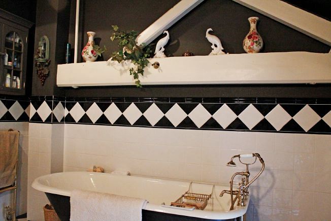 Really characterful conversion with lots of space and great period details.