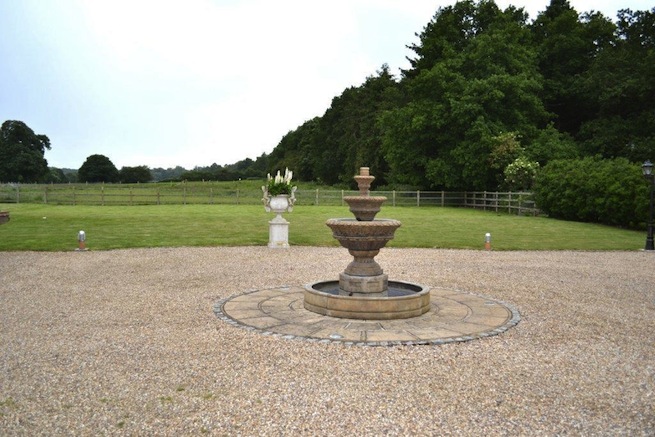 Lovely country garden including outdoor patio and swimming pool (see HC510sp)