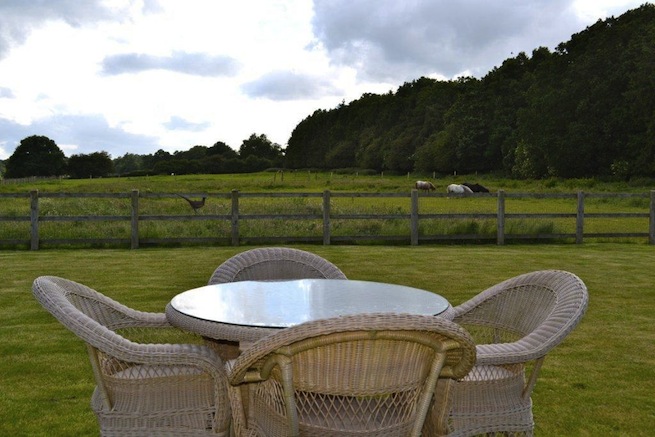 Lovely country garden including outdoor patio and swimming pool (see HC510sp)