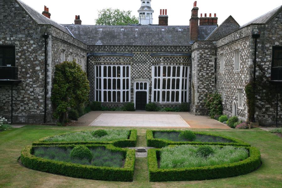Topiary gardens, rose gardens, formal gardens and parkland around a Medieval Manor House