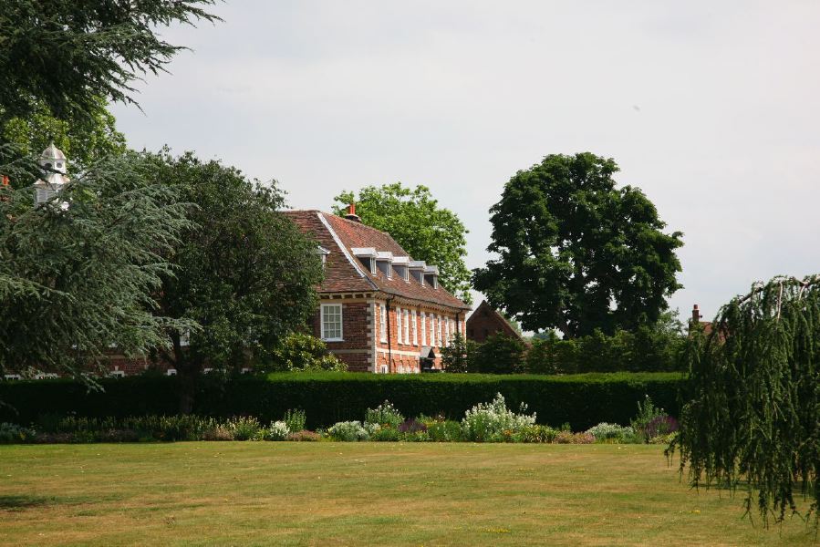 Topiary gardens, rose gardens, formal gardens and parkland around a Medieval Manor House