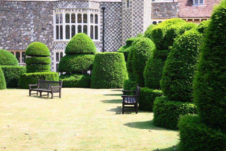 Topiary gardens, rose gardens, formal gardens and parkland around a Medieval Manor House