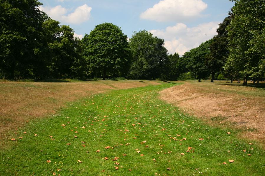 Topiary gardens, rose gardens, formal gardens and parkland around a Medieval Manor House