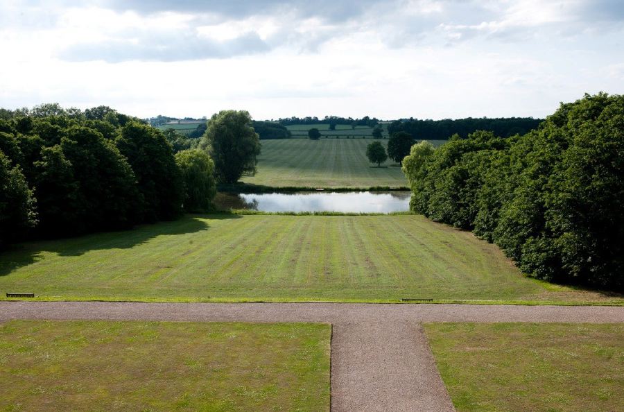 Beautiful Georgian red brick country house with a ballroom, great hall, saloon, library and picturesque gardens and farmland