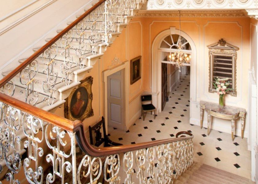 Beautiful Georgian red brick country house with a ballroom, great hall, saloon, library and picturesque gardens and farmland