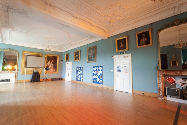 A converted Jacobean mansion house with amazing facilities including music, film and dance studios, retro diner, halls and conference rooms. The house also sleeps up to 87.