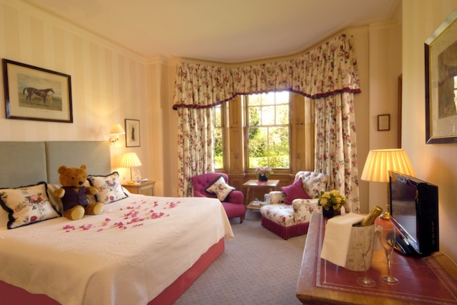 One of the oldest private members clubs in the UK, this location has an elegant suite of rooms, a unique town house with a beautiful walled and private garden.