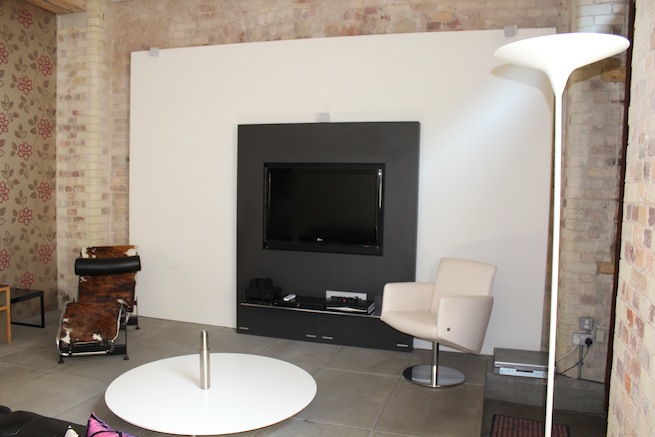 Contemporary open plan home with gorgeous courtyard and modern furnishings.