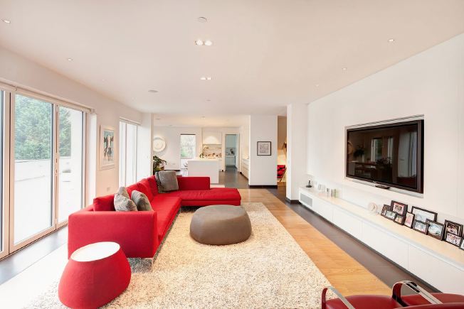 Large Detached, Contemporary home with 6 bedrooms, open plan kitchen, separate formal dining room and sitting room. Indoor swimming pool and gym.