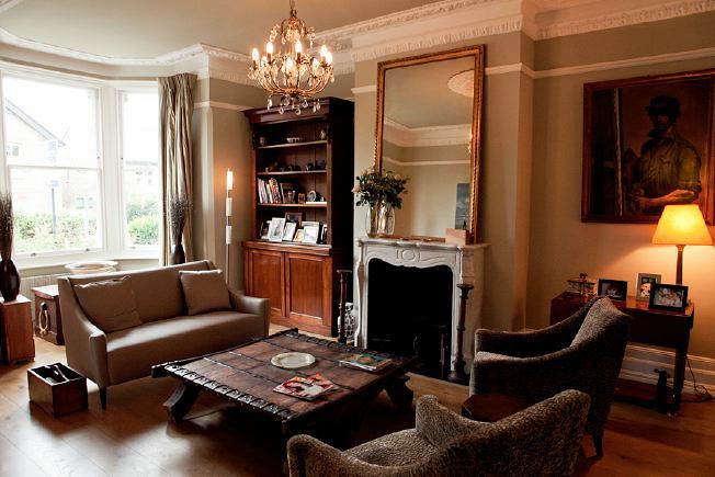 Double length sitting room with plenty of period features.