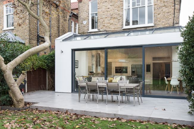 Light and spacious link-detached Victorian house with contemporary decor. The property contains two reception rooms, 5 bedrooms, 3 bathrooms and a large kitchen/ reception room opening out onto a terrace and large back garden. There is off road parking an