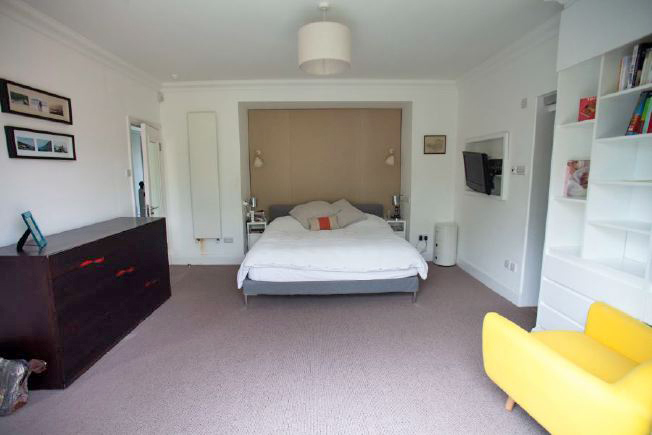 A contemporary and spacious 6 bedroomed family home open plan kitchen/ living / dining area and lovely 160ft garden/ paved area.