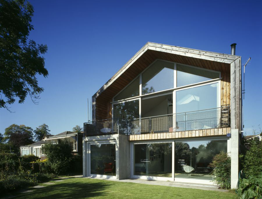 New build with contemporary styling on the River Thames