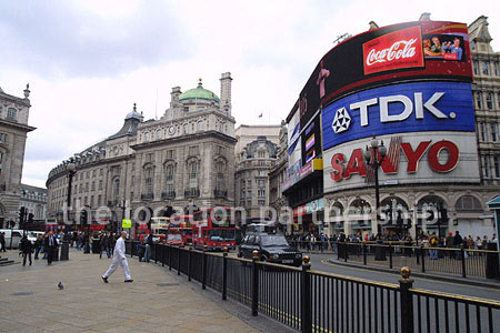Piccadilly Circus - Famous London landmark
