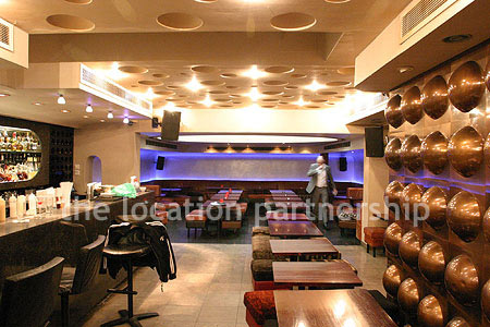Fantastic bar / restaurant with dramatic contemporary design.