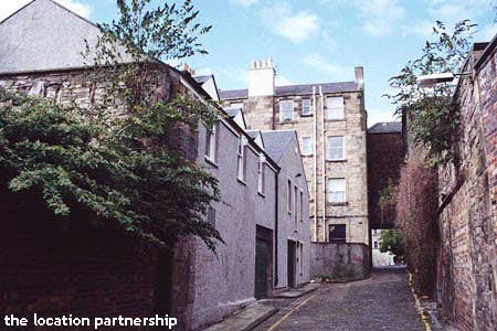 Cobbled back street in Edinburgh