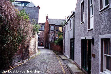 Cobbled back street in Edinburgh