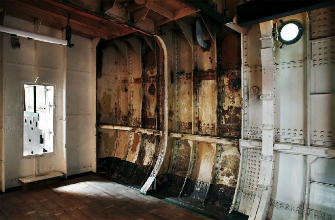 Wonderful old ship with shabby chic interior, used to be used as a floating lighthouse.