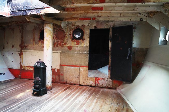 Wonderful old ship with shabby chic interior, used to be used as a floating lighthouse.