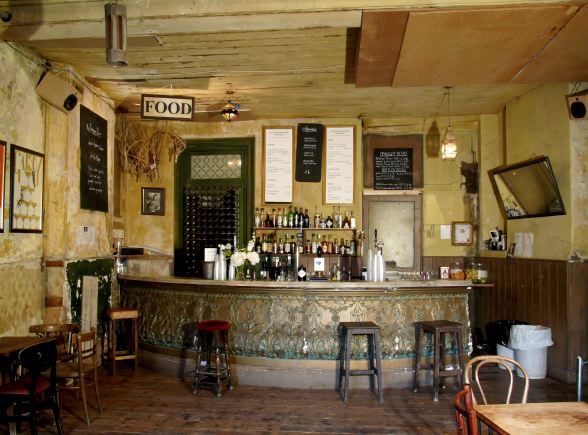 Grade listed building with plenty of shabby chicness!