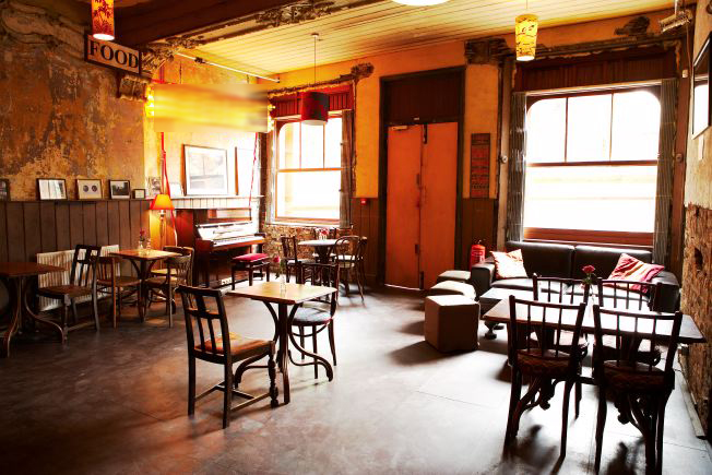 Grade listed building with plenty of shabby chicness!