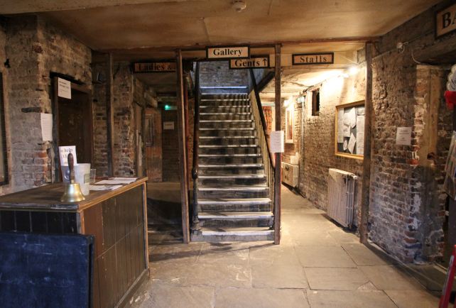 Grade listed building with plenty of shabby chicness!