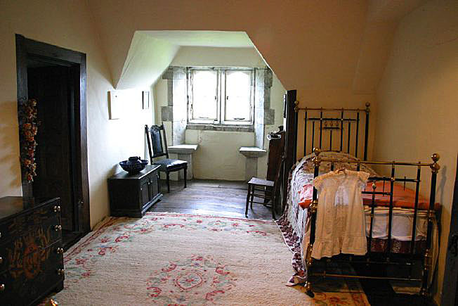 Beautiful Manor House with stunning views over the surrounding countryside. Approximately 45 miles from Central London