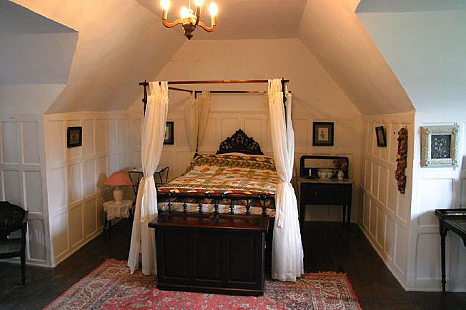 Beautiful Manor House with stunning views over the surrounding countryside. Approximately 45 miles from Central London