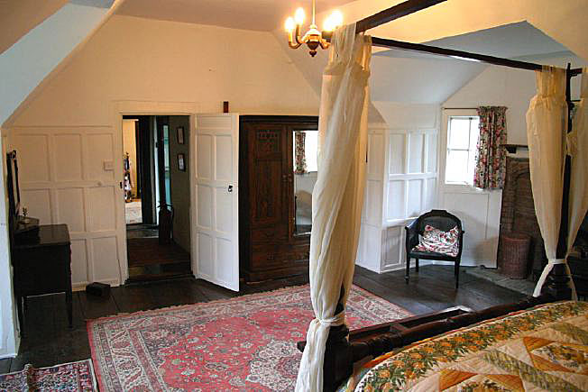Beautiful Manor House with stunning views over the surrounding countryside. Approximately 45 miles from Central London