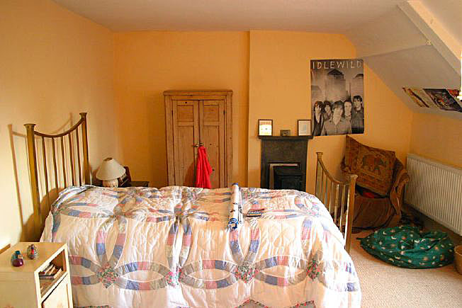 Beautiful Manor House with stunning views over the surrounding countryside. Approximately 45 miles from Central London