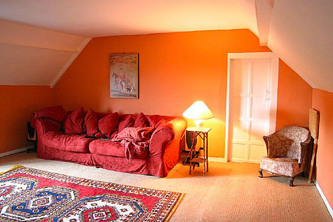 Beautiful Manor House with stunning views over the surrounding countryside. Approximately 45 miles from Central London