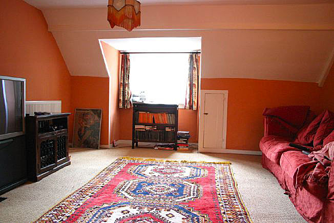 Beautiful Manor House with stunning views over the surrounding countryside. Approximately 45 miles from Central London