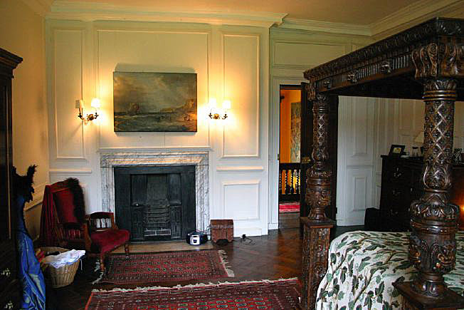Beautiful Manor House with stunning views over the surrounding countryside. Approximately 45 miles from Central London